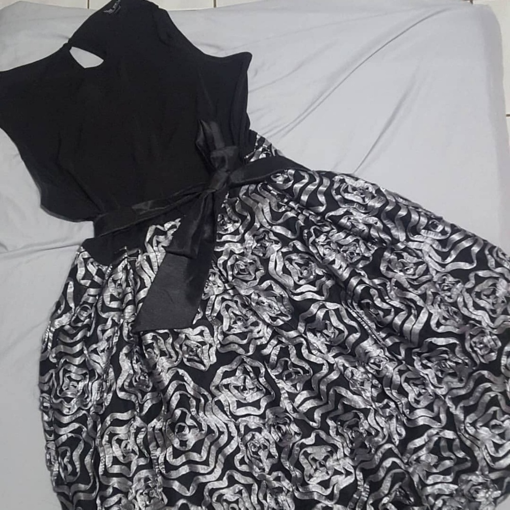 Beautiful Rosette Dress with tie